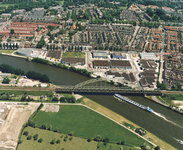 85232 Luchtfoto van de DEMKA-brug in de spoorlijn Amsterdam-Utrecht over het Amsterdam-Rijnkanaal te Utrecht, uit het ...